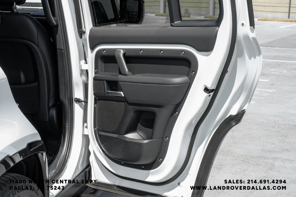 New 2026 Fuji White Land Rover X-Dynamic SE image 50