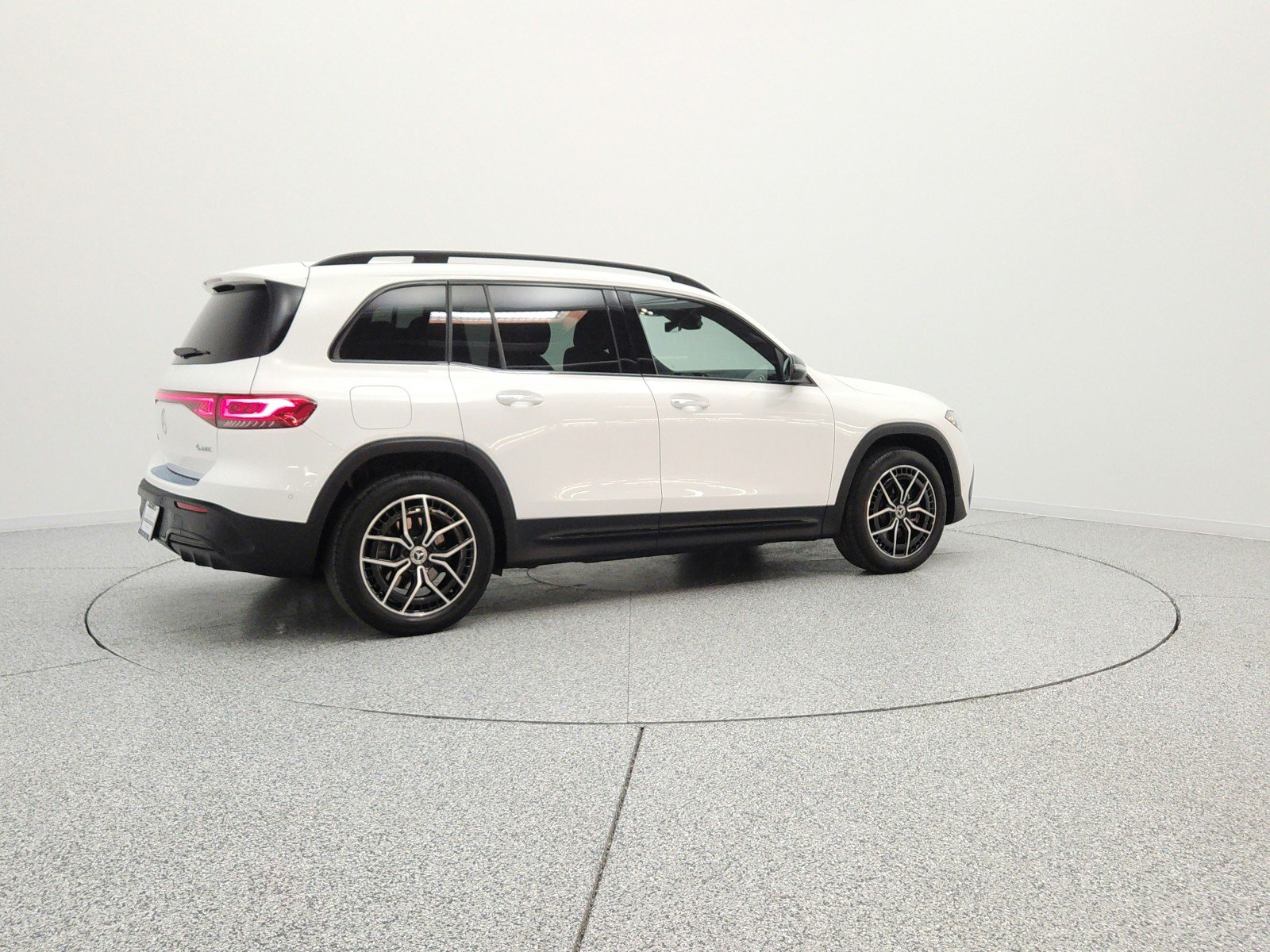 Used 2023 Polar White Mercedes-Benz EQB 350 4MATIC® SUV image 5
