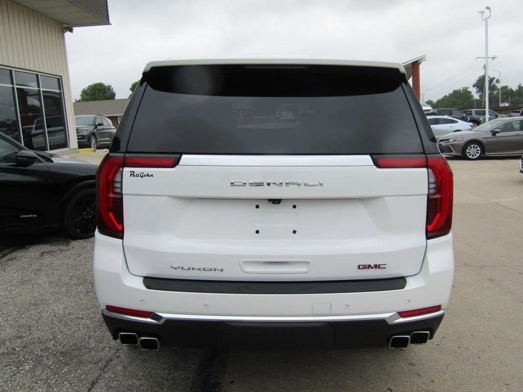 Used 2025 White GMC Denali image 4