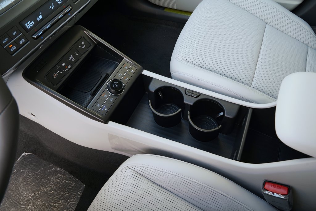 New 2027 Abyss Black Pearl Hyundai Limited image 43