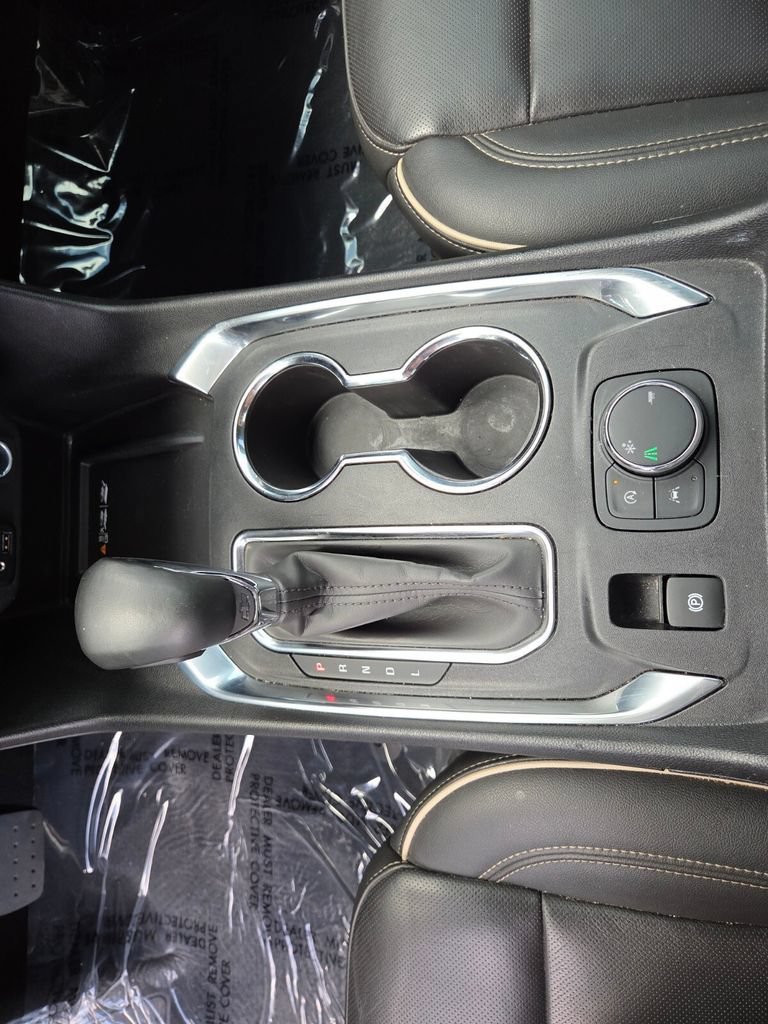 Used 2023 Mosaic Black Metallic Chevrolet Premier image 33