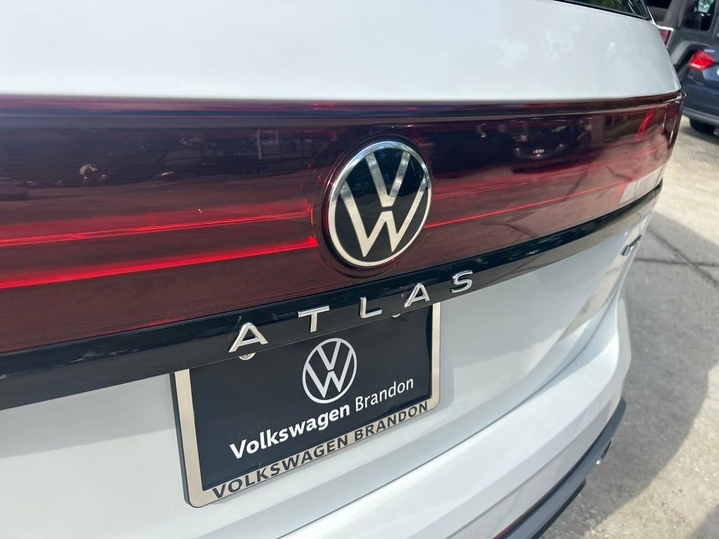 New 2026 White/off-white Volkswagen Peak Edition image 32