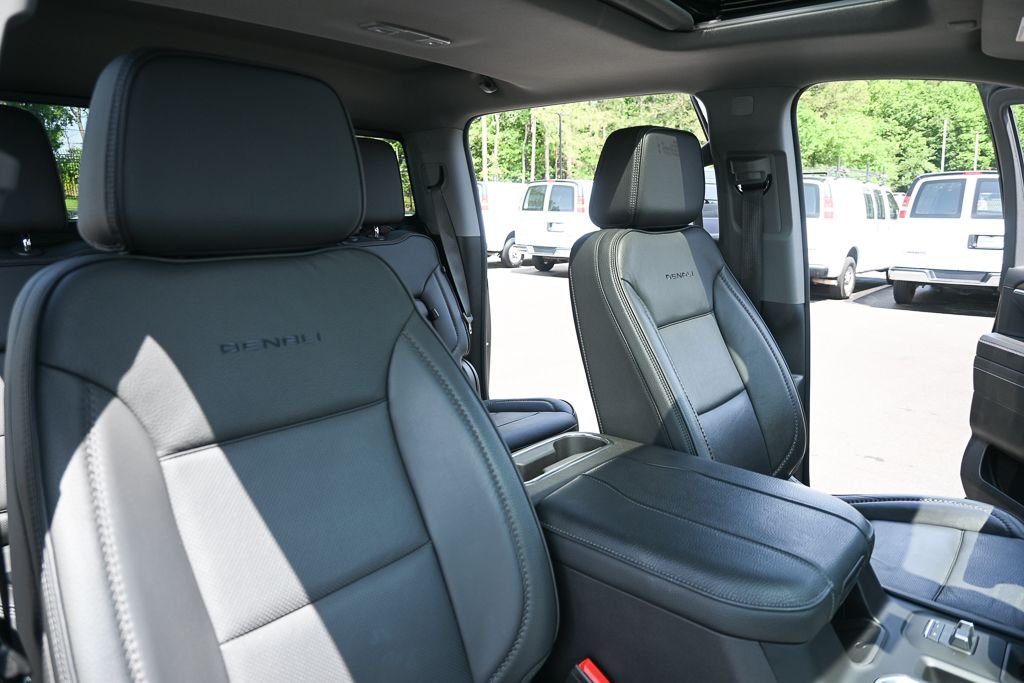 Used 2023 Black GMC Denali image 21