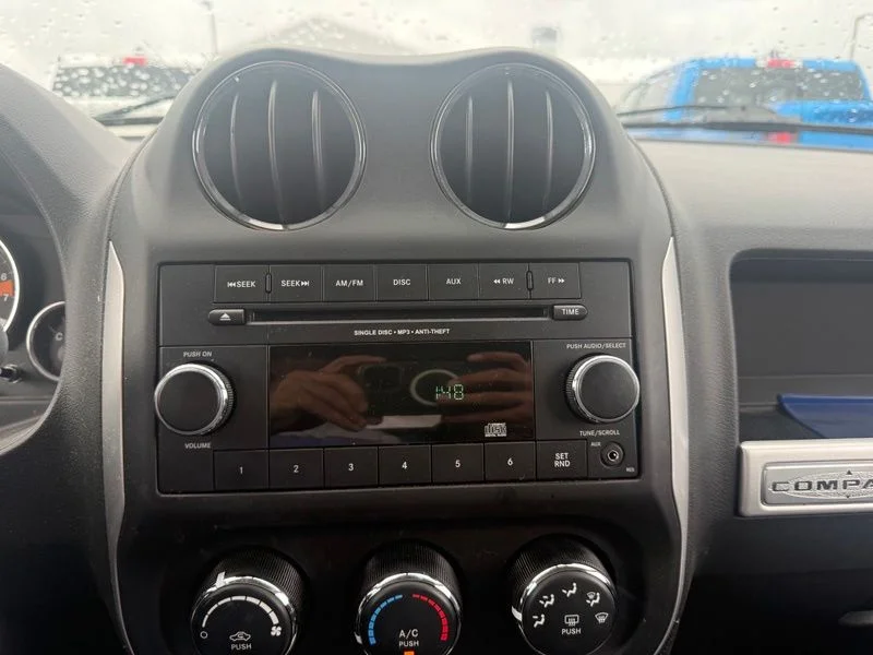 Used 2014 Gray Jeep Latitude image 7