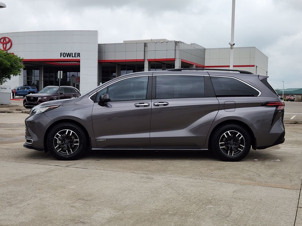 Used 2021 Gray Toyota XLE image 4