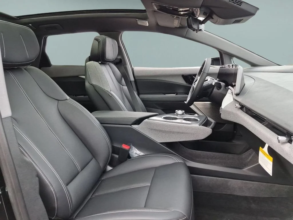 Used 2027 Black Cadillac Luxury image 27