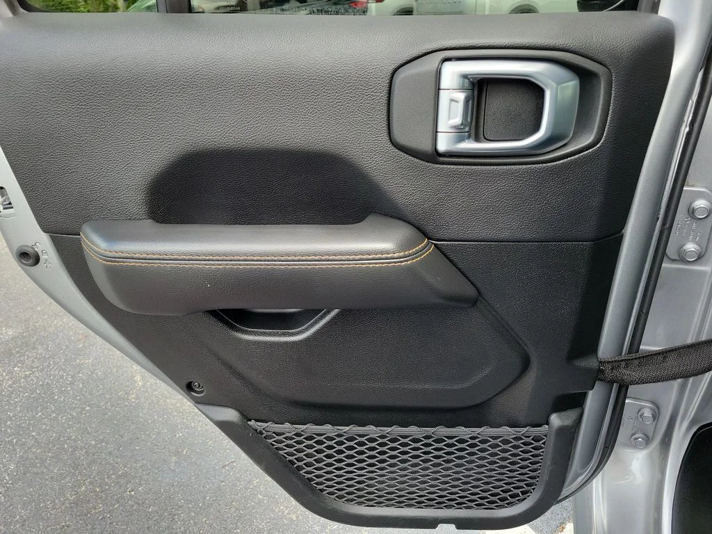 Used 2021 Silver Jeep Overland image 14