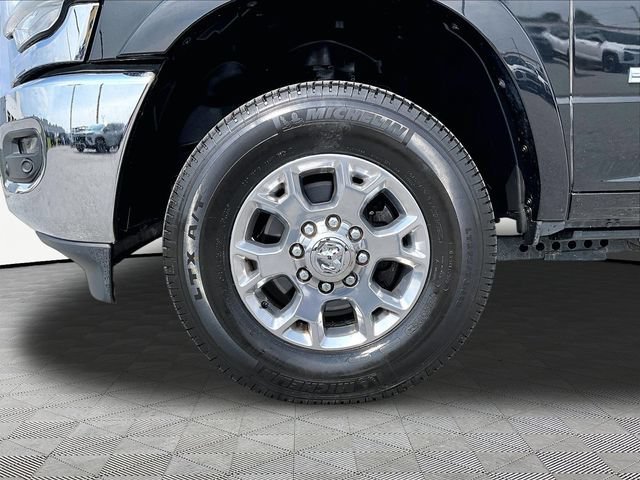 Used 2022 Diamond Black Cry Ram Laramie image 7