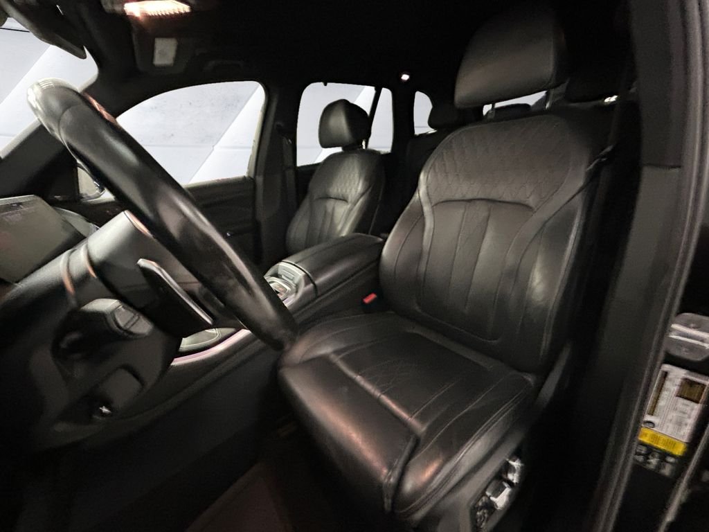 Used 2019 Black BMW xDrive50i image 8