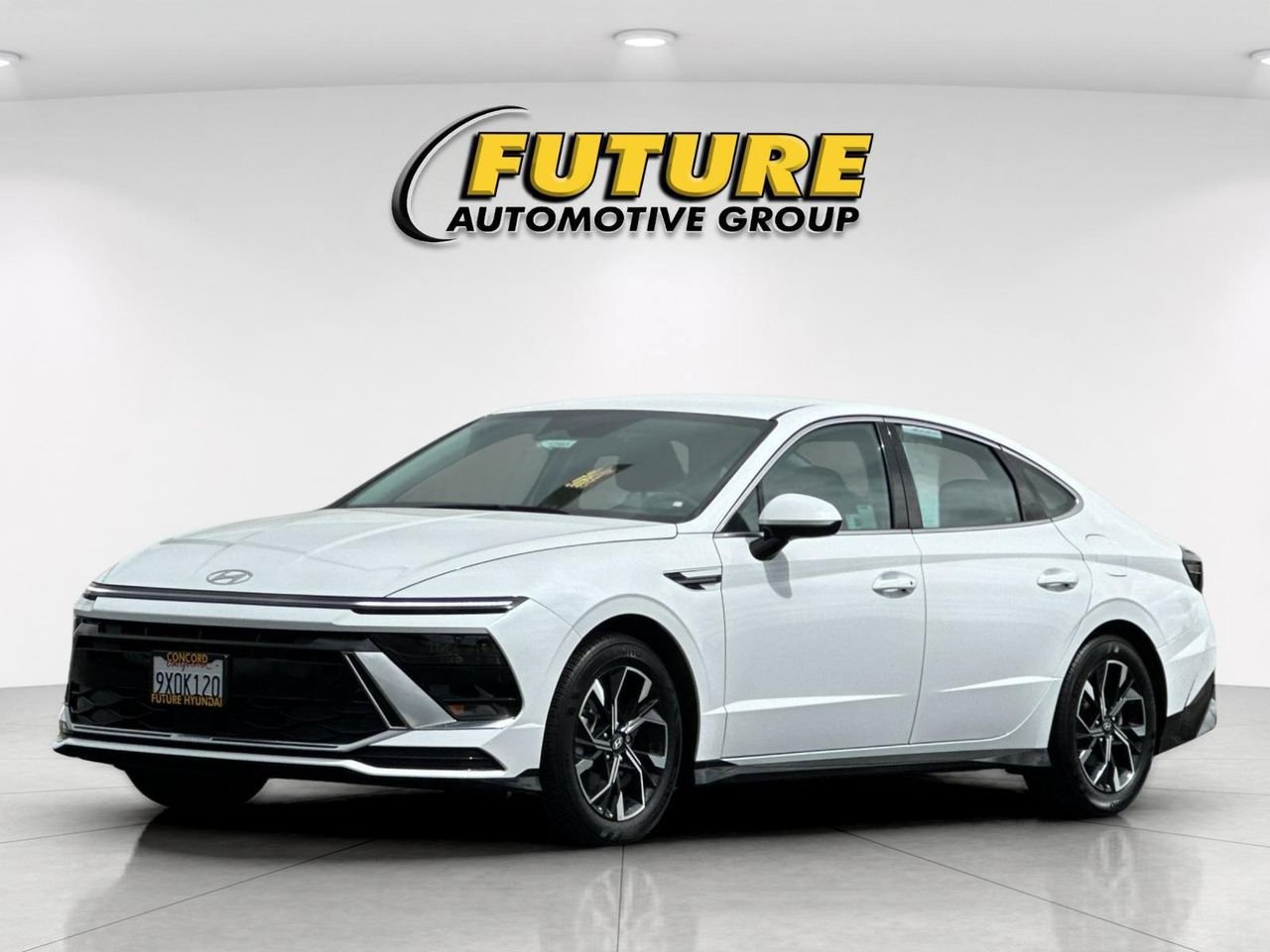 New 2025 White Hyundai SEL image 7