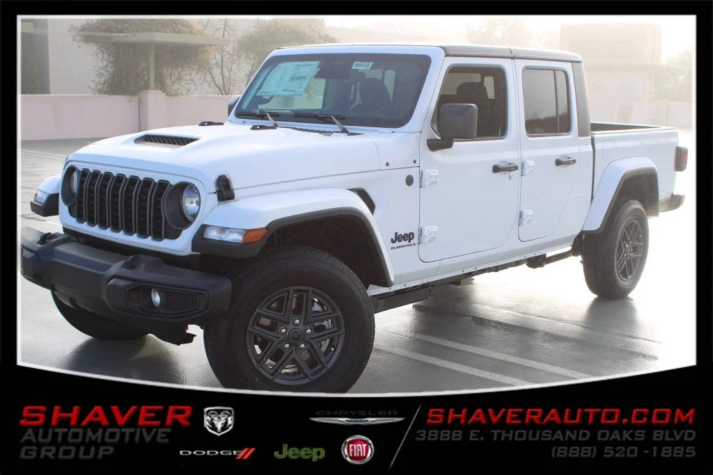 2026 Jeep Gladiator Sport S Auto's photo