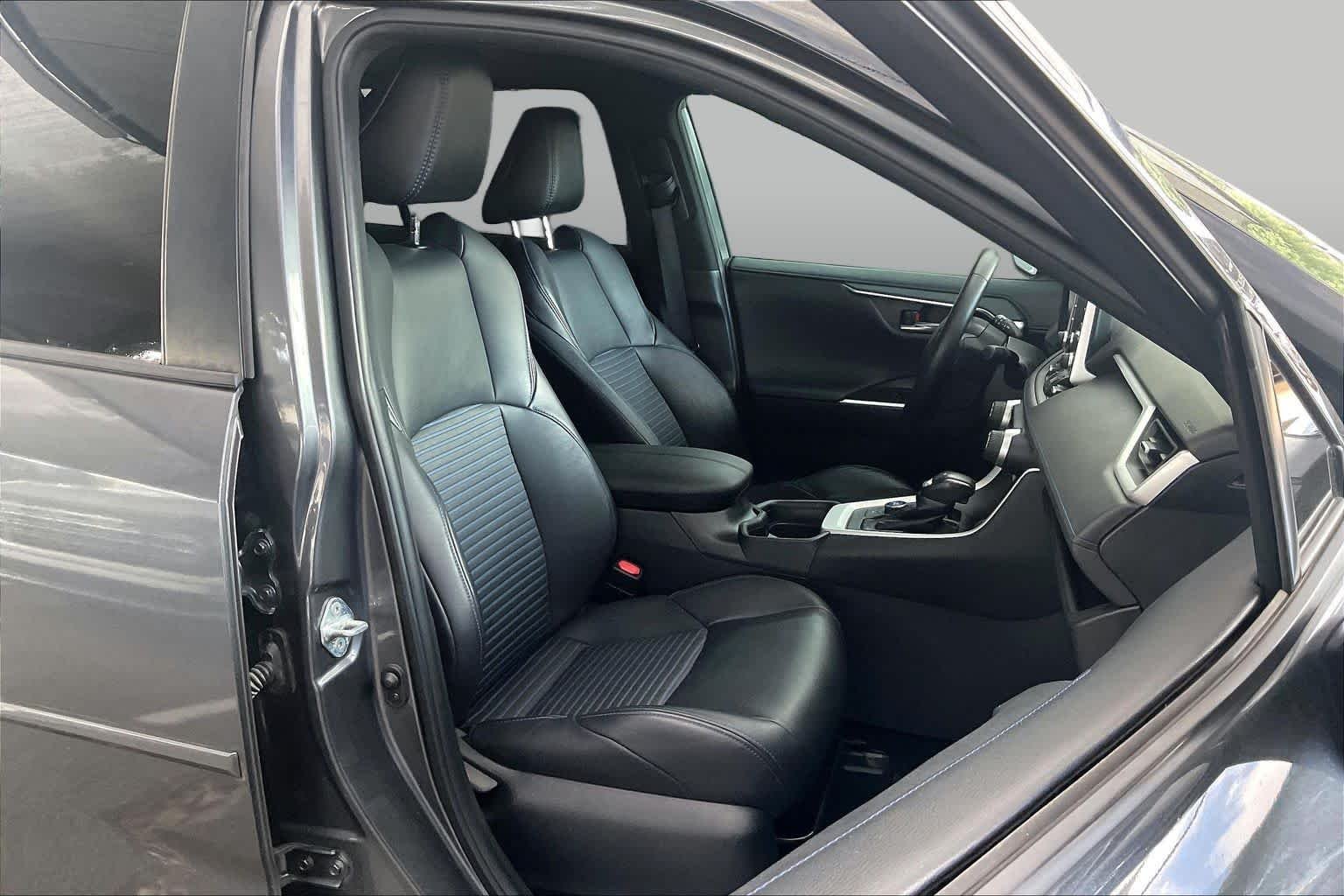 2021 Toyota RAV4 XSE - Photo 9