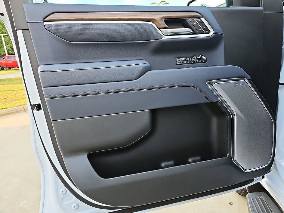 New 2026 Polar White Tricoat Chevrolet High Country image 13