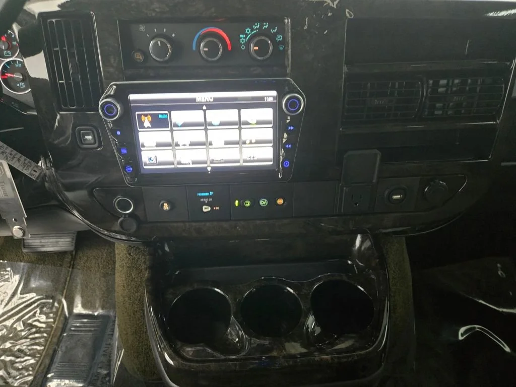 2023 GMC Savana Cargo Work Van - Photo 22