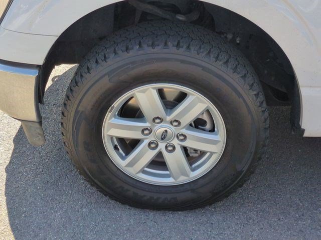 Used 2022 Oxford White Ford XLT image 12
