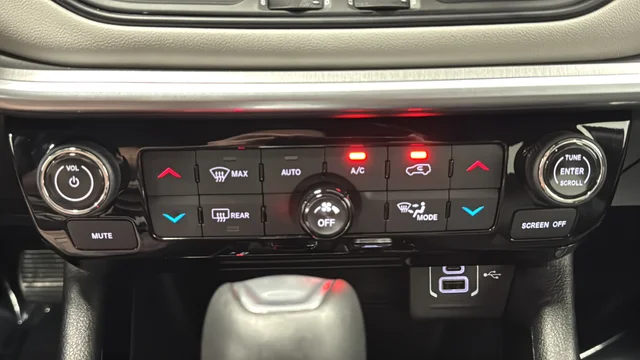 Used 2024 Gray Metallic Jeep Limited image 17