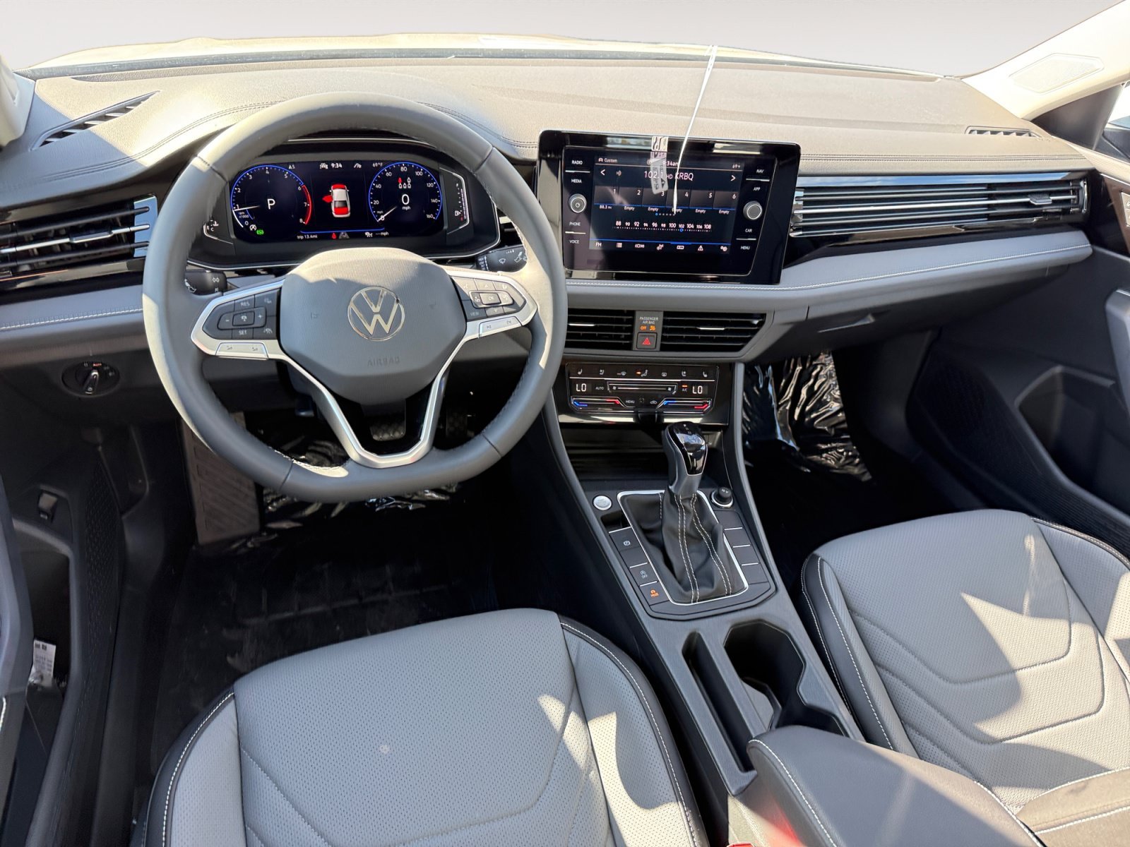 New 2027 Opal White Pearl Volkswagen SEL image 15