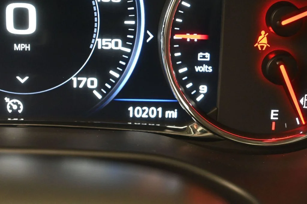 Used 2023 Sterling Metallic GMC SLT image 38