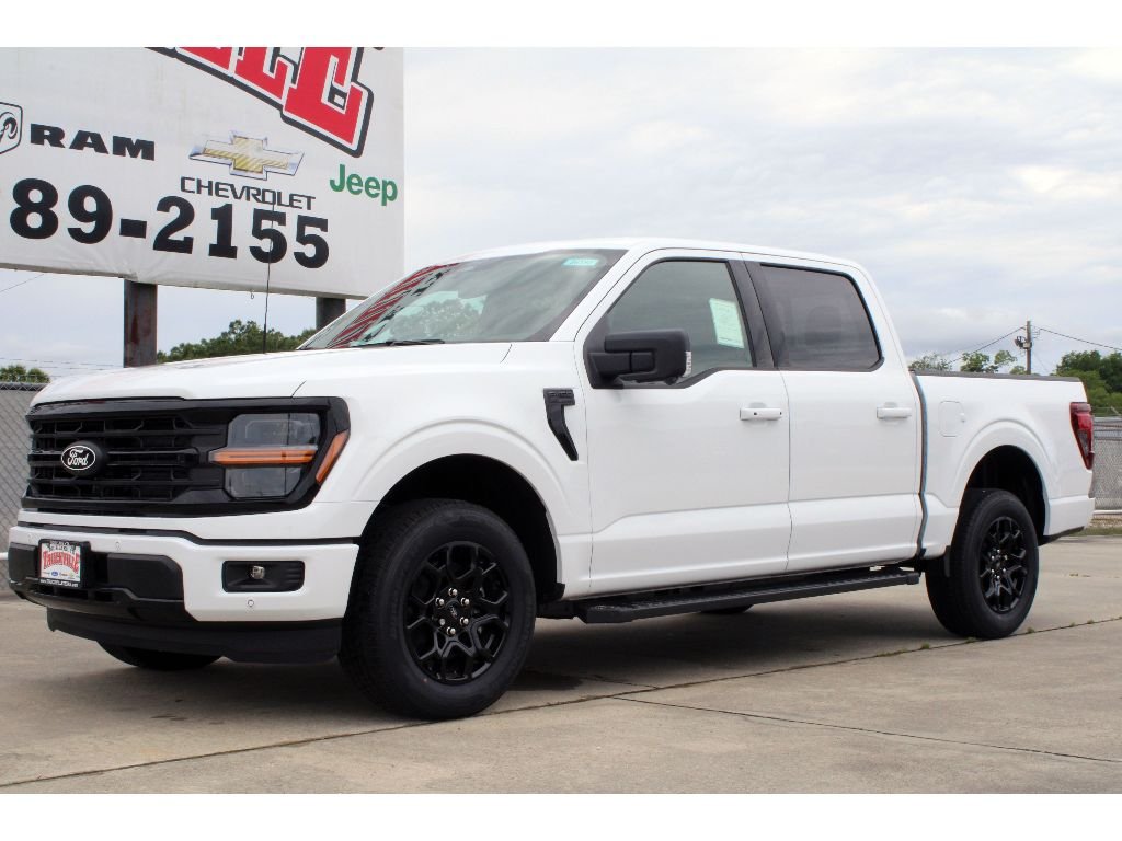 New 2026 Oxford White Ford XLT image 2