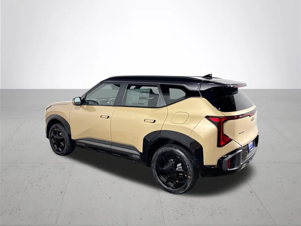 New 2027 Terrain Brown / Black Roof Kia X-Line image 8