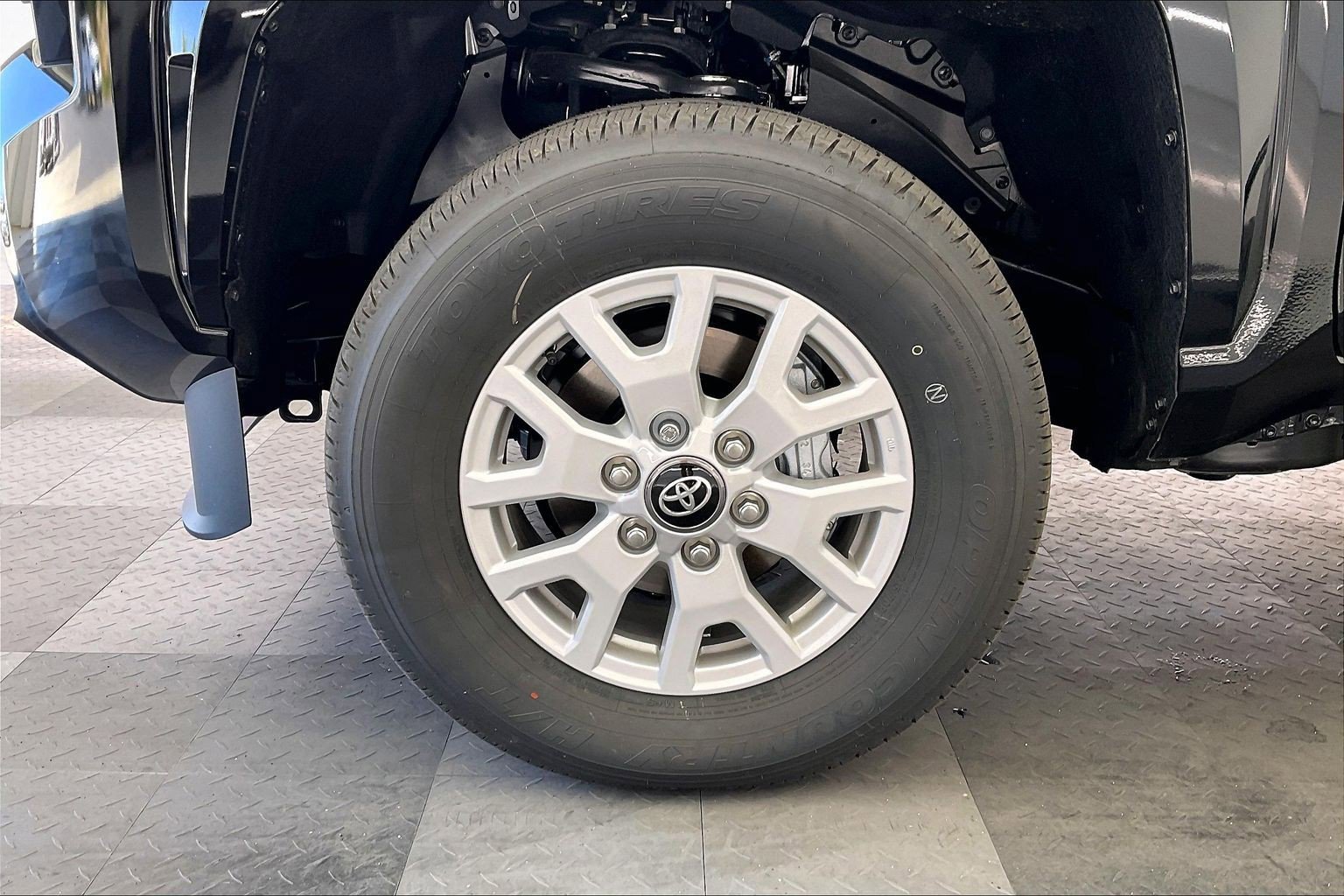 2026 Toyota Tacoma SR5 - Photo 14