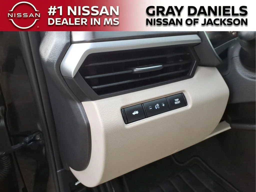 Used 2025 Black Nissan 2.5 SV image 12