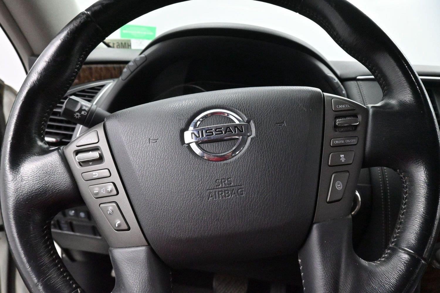 Used 2019 Pearl White Tricoat Nissan SL image 19