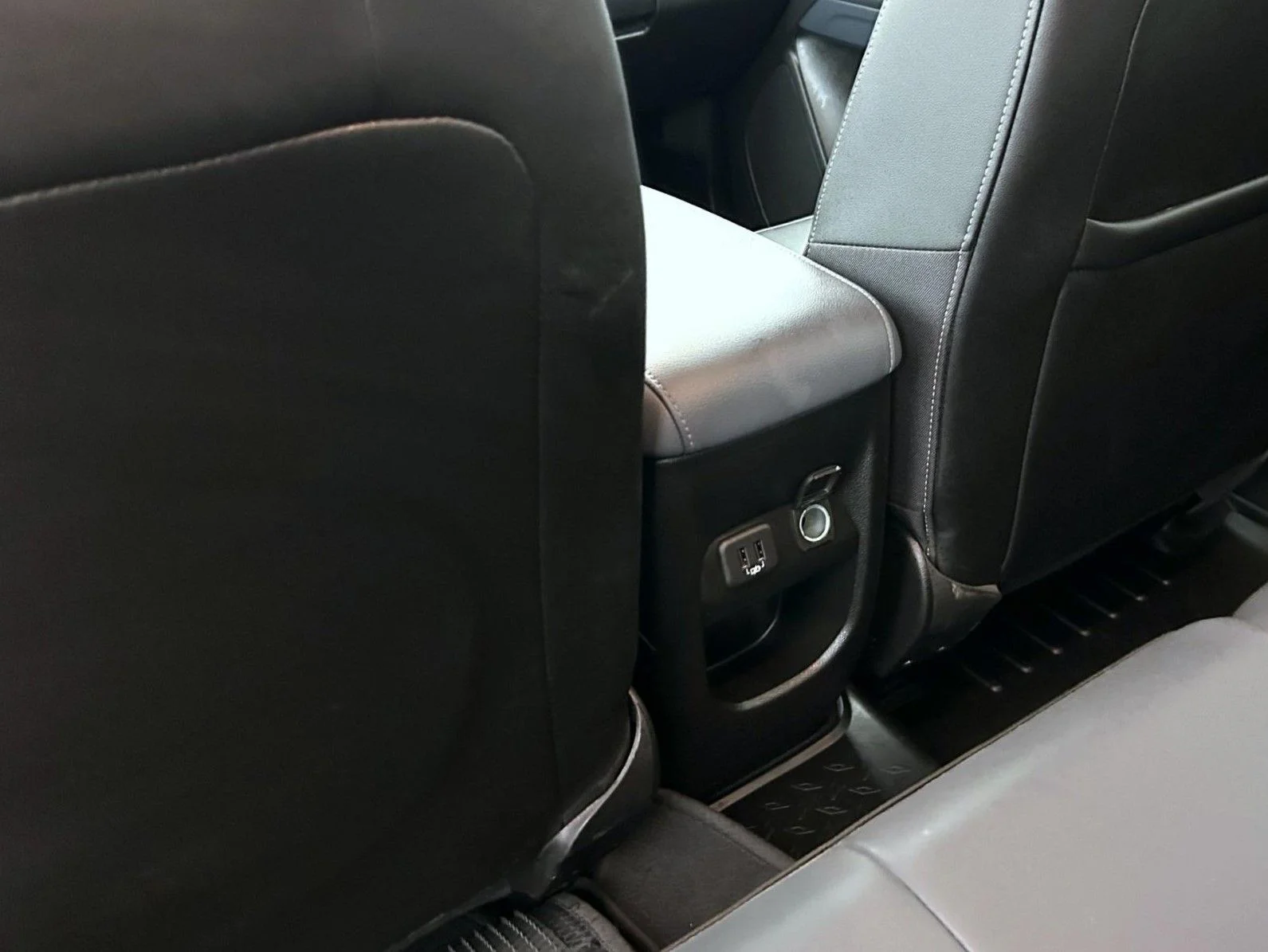 Used 2022 White Chevrolet Z71 image 21