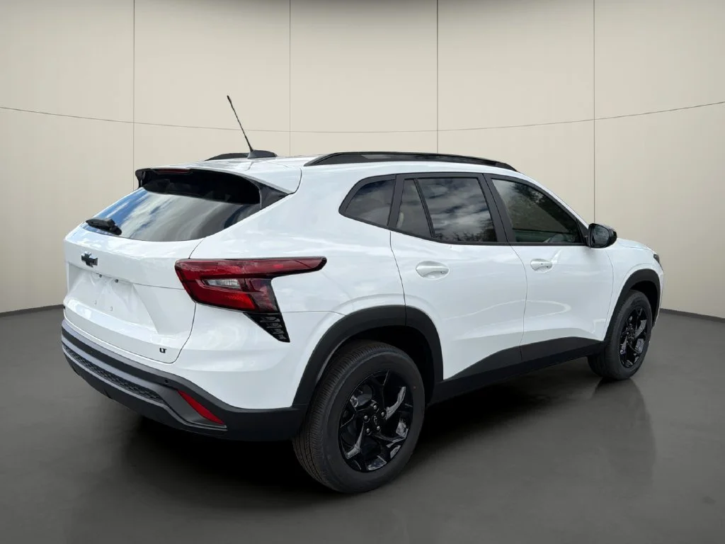 New 2026 Summit White Chevrolet LT image 7