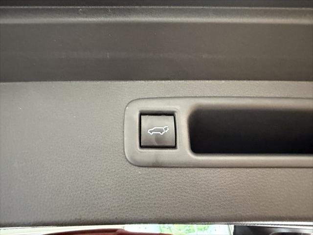 Certified Used 2025 RUBY FLARE PEARL* Toyota  image 39