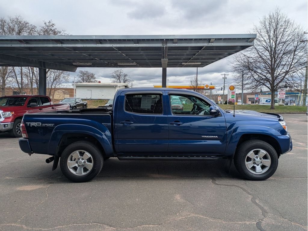 Used 2015 Toyota Tacoma Base with VIN 3TMLU4EN6FM174593 for sale in Manchester, CT