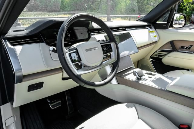 New 2027 Varesine Blue Land Rover SE image 3