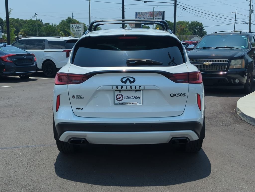 Used 2025 White INFINITI SPORT image 6