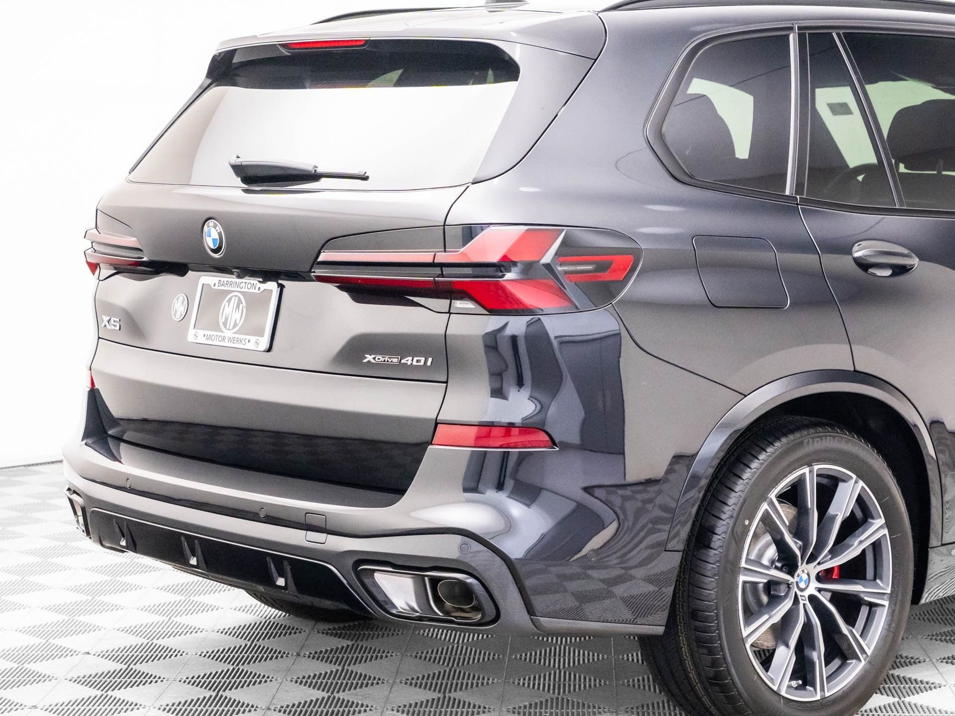 New 2026 Black Sapphire Metallic BMW xDrive40i image 33