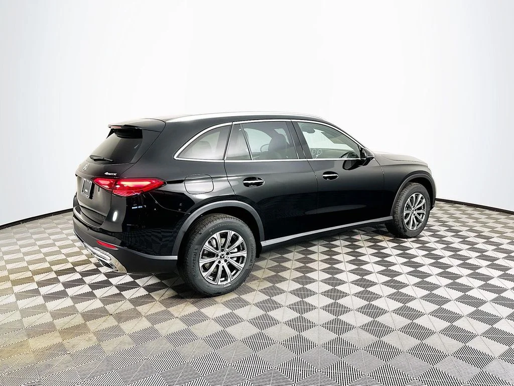 Used 2026 Black Mercedes-Benz GLC 300 image 6