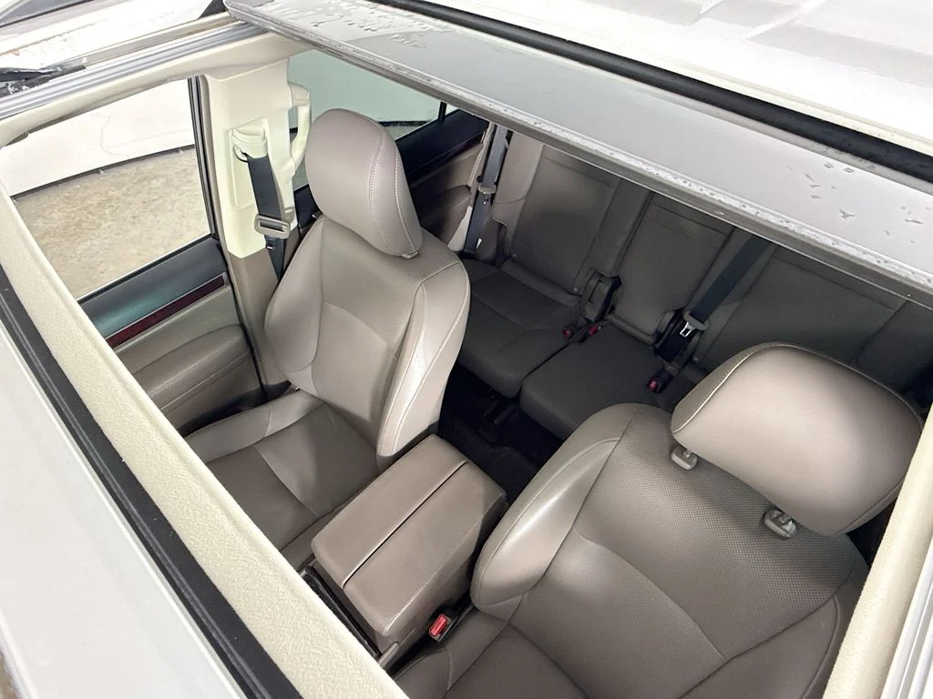 Used 2019 Starfire Pearl Lexus Premium image 3