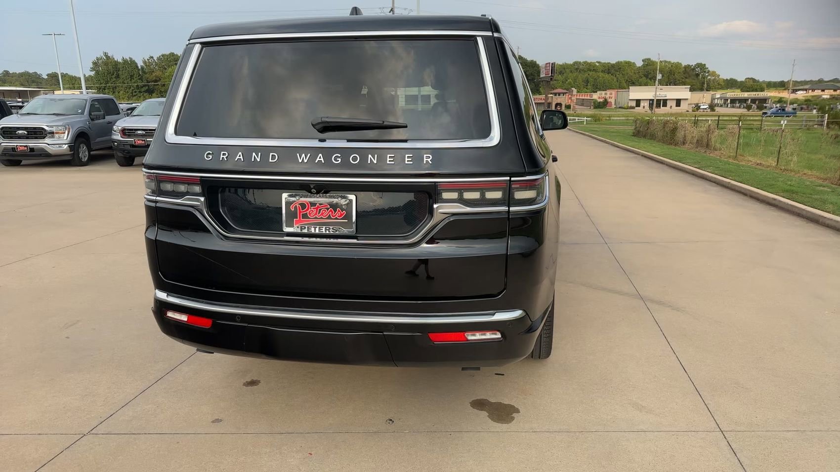 New 2024 Diamond Black Crystal Pearlcoat Jeep  image 8