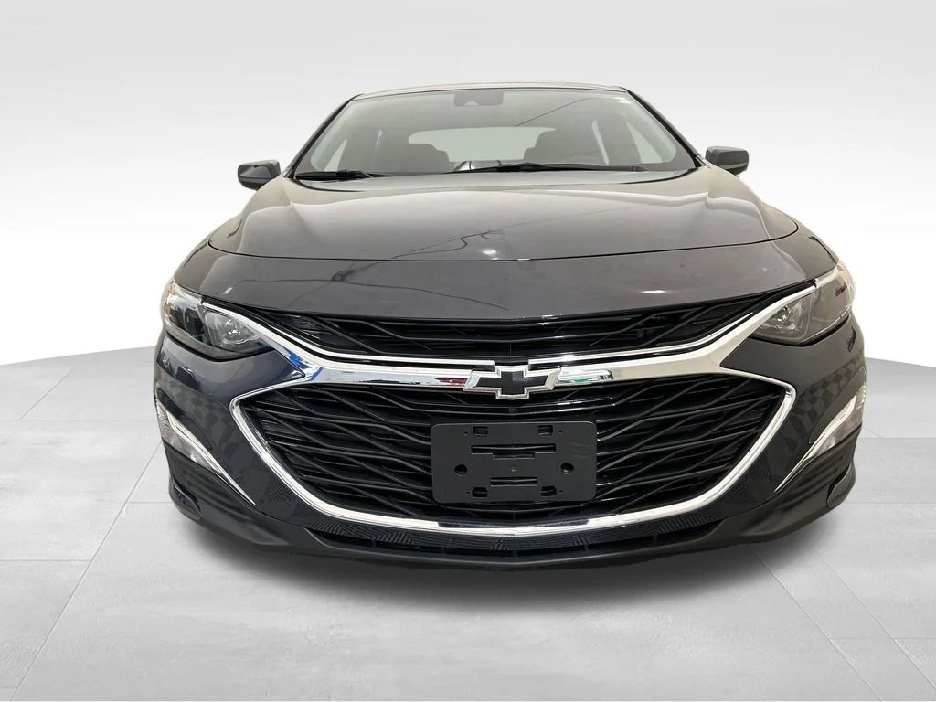 Used 2025 Black Chevrolet RS image 9