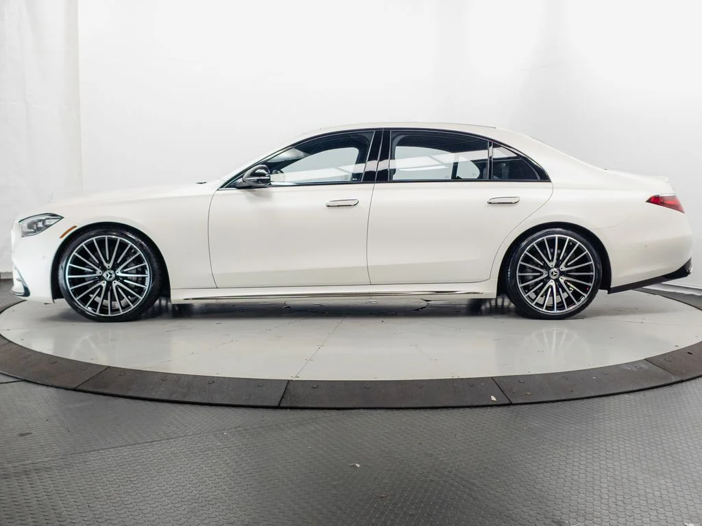 Used 2023 MANUFAKTUR Cashmere White Magno Mercedes-Benz S 580 image 4