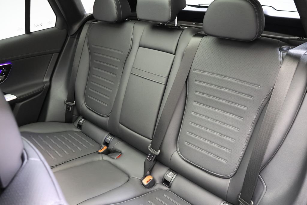 Used 2027  Mercedes-Benz GLC 300 image 43