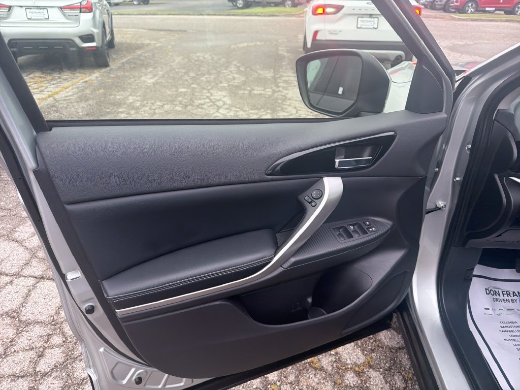 Used 2025 Silver Mitsubishi SE image 12