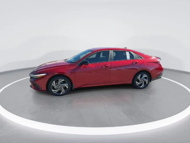 Used 2025 Red Hyundai SEL Sport image 5