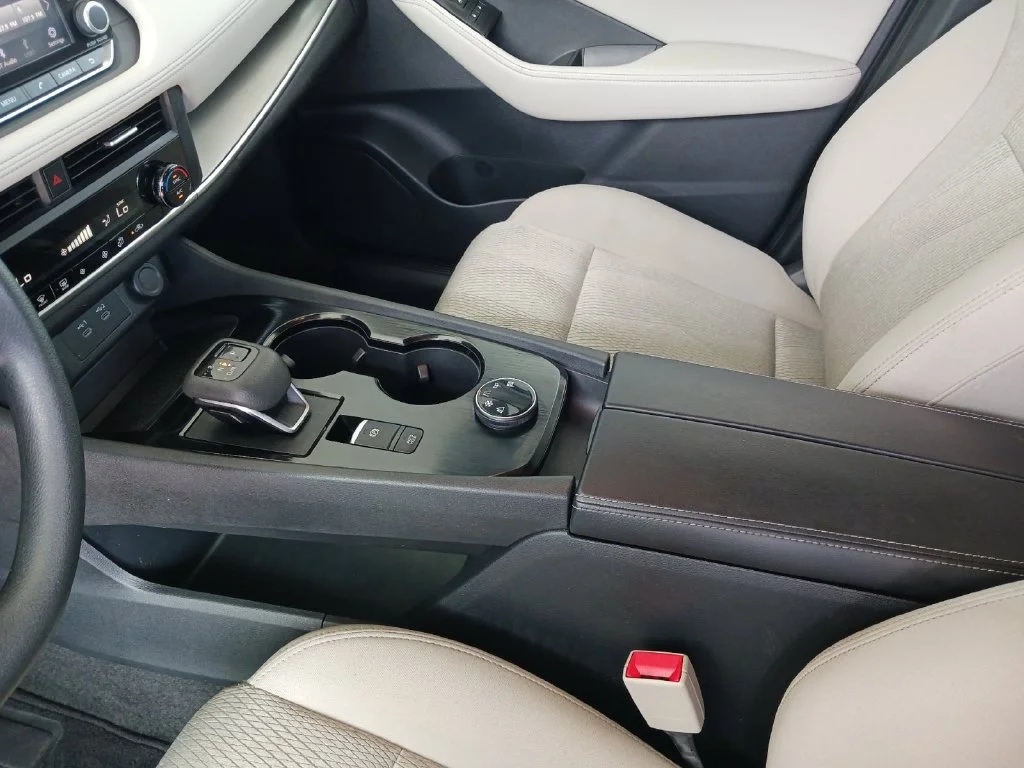 Used 2024 White Nissan SV image 11