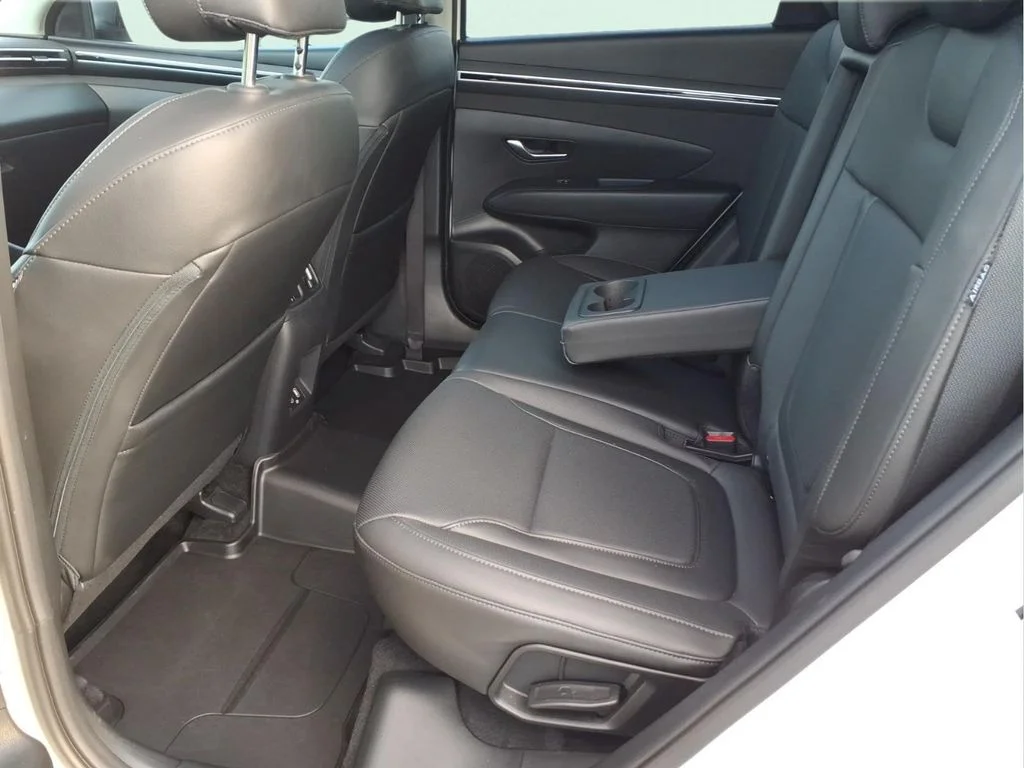 Used 2024 White Hyundai SEL image 18