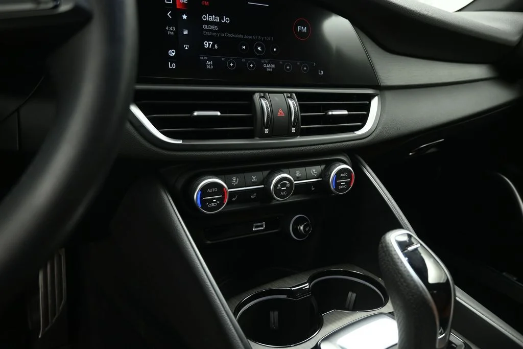 Used 2022 White Alfa Romeo Ti image 13