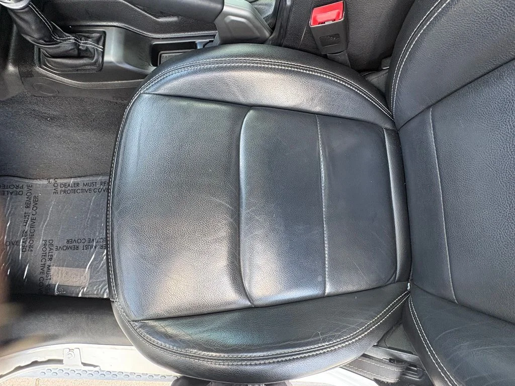 Used 2018 White Jeep Unlimited Sahara image 15