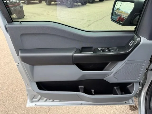 Used 2025 Silver Ford XL image 9