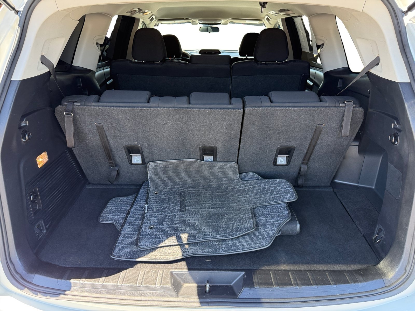 Used 2021 Crystal White Pearl Subaru Base image 17