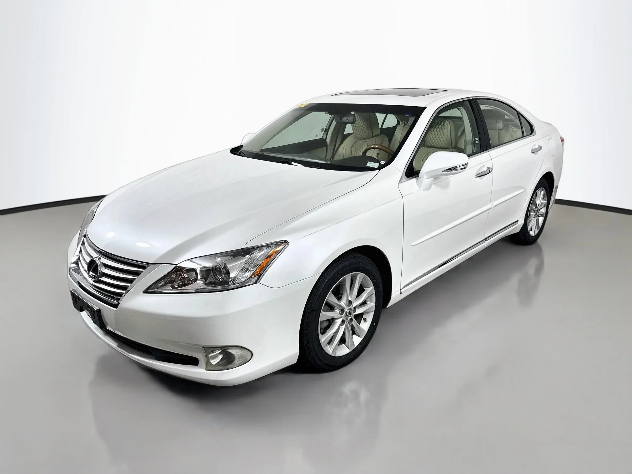 Used 2010 Starfire Pearl Lexus 350 image 3