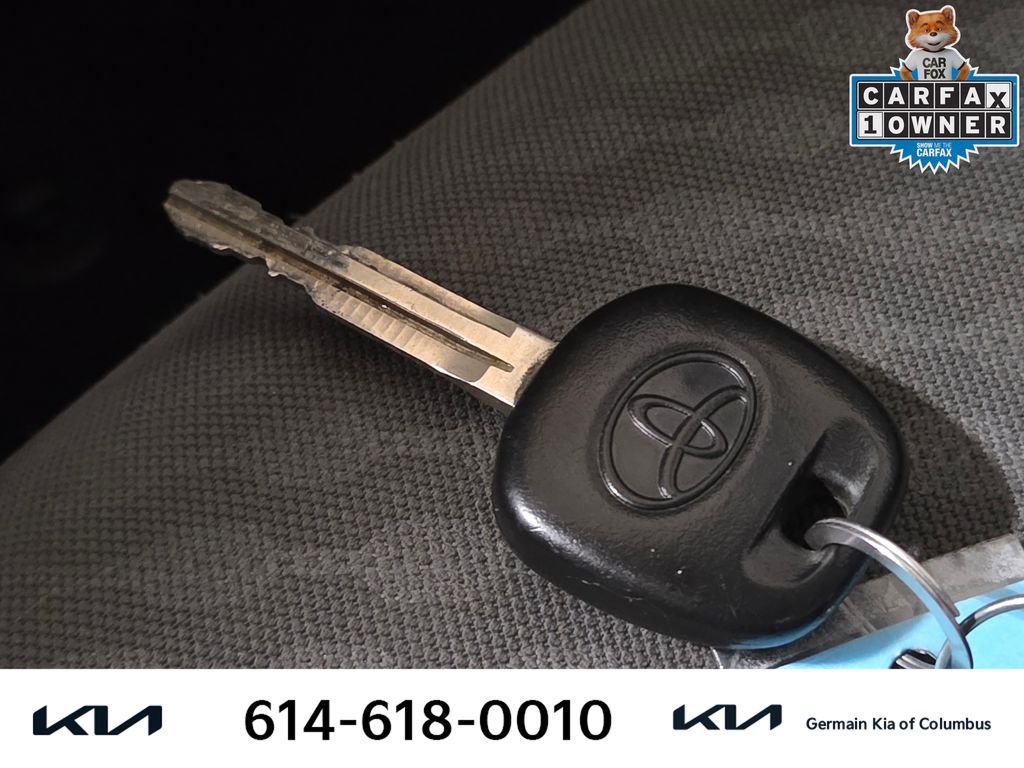 Used 2021 White Toyota SR image 35